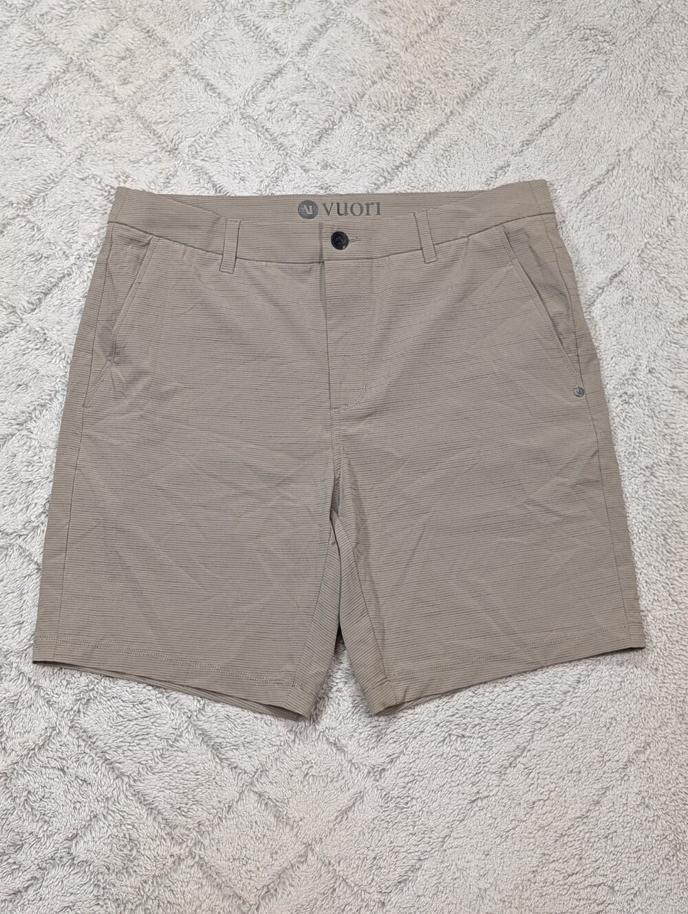 Vuori Shorts Mens 32 Beige Tan Stripe Pebble Performance Chino Golf Casual 8”